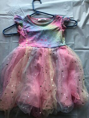 Arshiner 2-3T Rainbow Dress w/stars & moons on tulle overlay; Like new